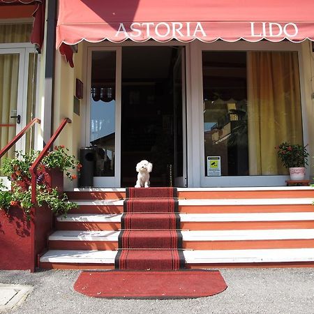 Hotel Astoria Lido Sirmione Bagian luar foto
