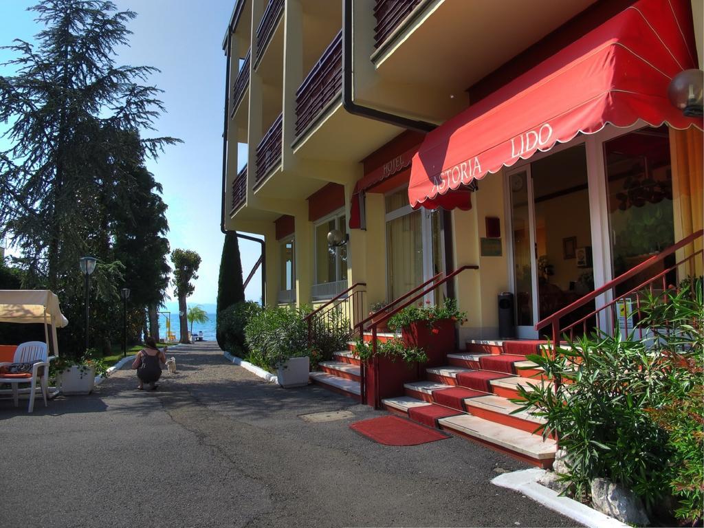 Hotel Astoria Lido Sirmione Bagian luar foto