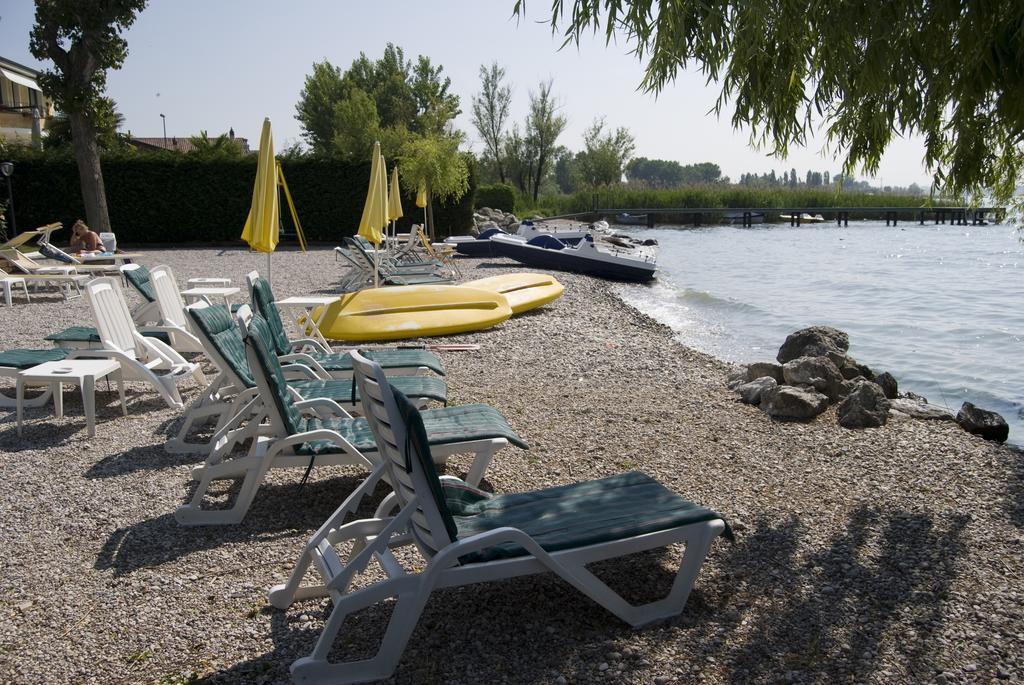 Hotel Astoria Lido Sirmione Bagian luar foto